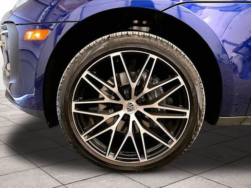 Used 2023 Porsche Macan AWD/4WD image 8