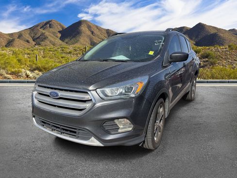Used 2017 Ford Escape SE w/ SE Leather Comfort Package FWD image 2