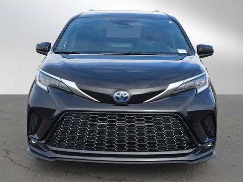 Used 2022 Toyota Sienna XSE w/ XSE Plus Package FWD image 9
