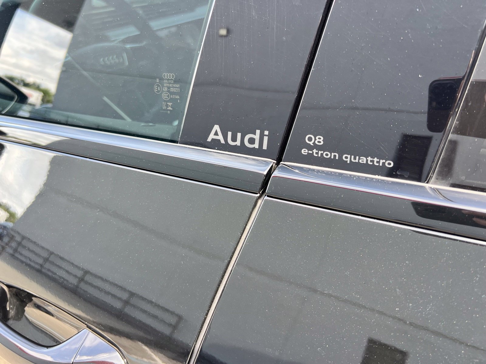 Used 2024 Audi Q8 e-tron Prestige w/ Prestige Package AWD/4WD image 95