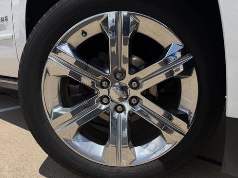 Used 2020 Chevrolet Tahoe Premier w/ Premier 6.2L Value Package AWD/4WD image 11