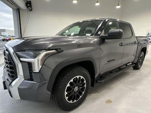 Used 2022 Toyota Tundra SR5 w/ TRD Off-Road Package image 4