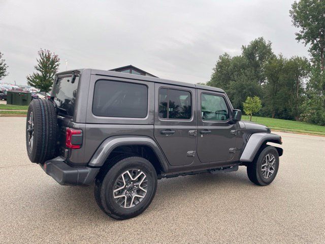 Used 2026 Jeep Wrangler Unlimited Sahara AWD/4WD image 3