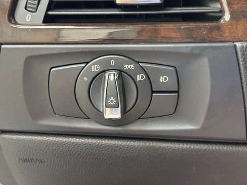 Used 2011 BMW 328i Convertible RWD image 26