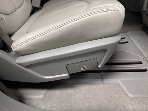 Used 2017 GMC Acadia Limited SLT image 11