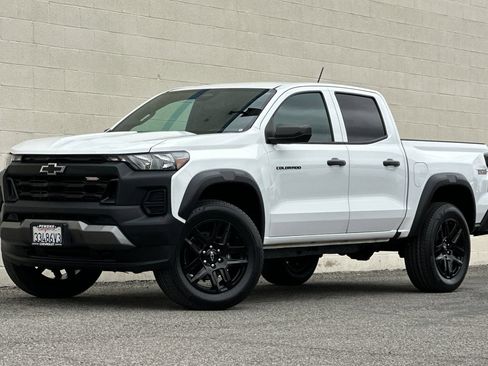 Certified 2023 Chevrolet Colorado Trail Boss w/ Advanced Trailering Package AWD/4WD image 8