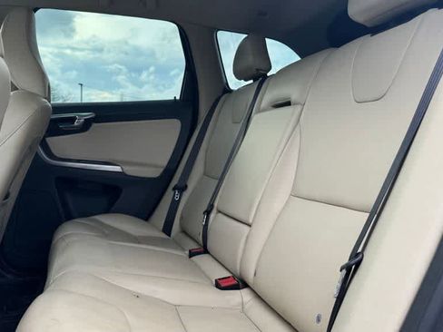 Used 2016 Volvo XC60 T6 w/ Proximity Package image 17