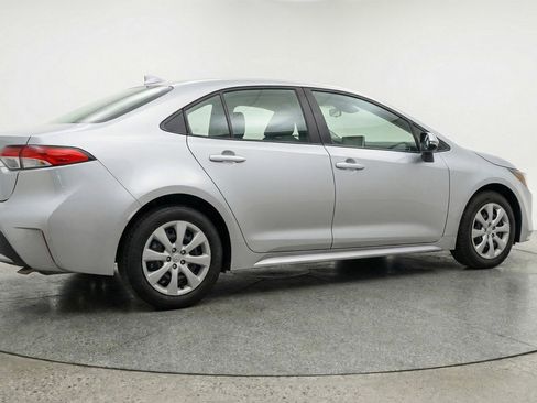 Used 2025 Toyota Corolla LE FWD image 9