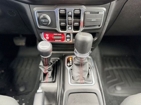 Used 2023 Jeep Wrangler Unlimited Rubicon w/ Cold Weather Group image 21