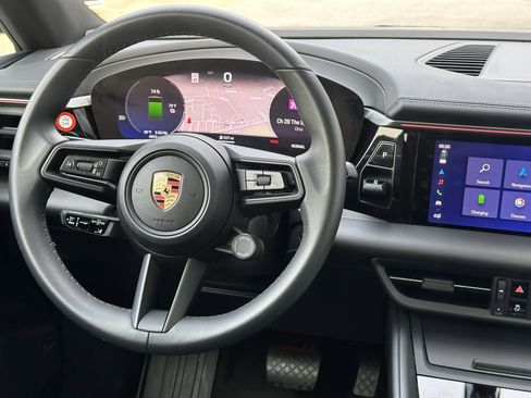 Certified 2024 Porsche Macan 4 Electric AWD/4WD image 31