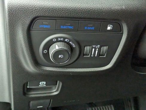 New 2024 Jeep Grand Cherokee Limited 4xe w/ Luxury Tech Group II image 17