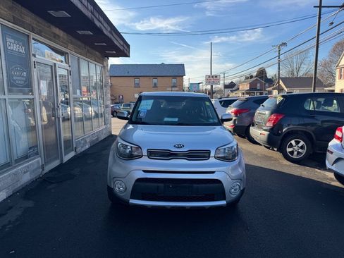 Used 2017 Kia Soul + FWD image 2