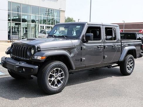 New 2025 Jeep Gladiator Sport image 3