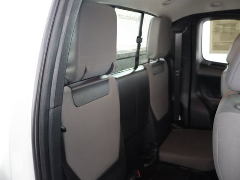 Used 2020 Toyota Tacoma SR5 AWD/4WD image 42