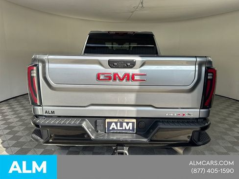 Used 2024 GMC Sierra 2500 AT4X AWD/4WD image 9