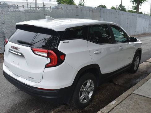 Used 2024 GMC Terrain SLE AWD/4WD image 5