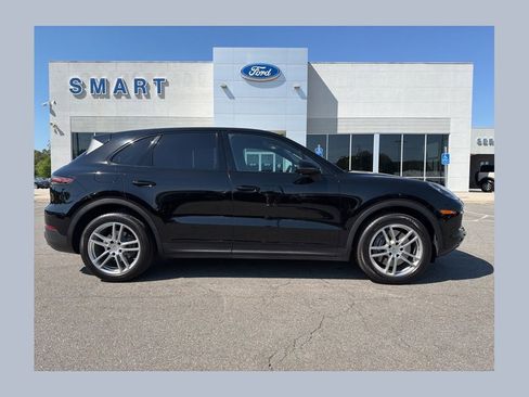 Used 2021 Porsche Cayenne AWD/4WD image 1