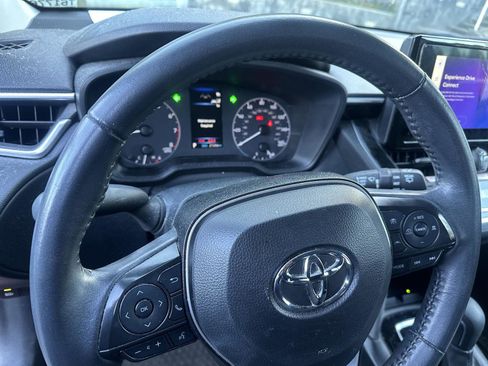 Used 2024 Toyota Corolla Cross LE w/ Moonroof Package AWD/4WD image 13