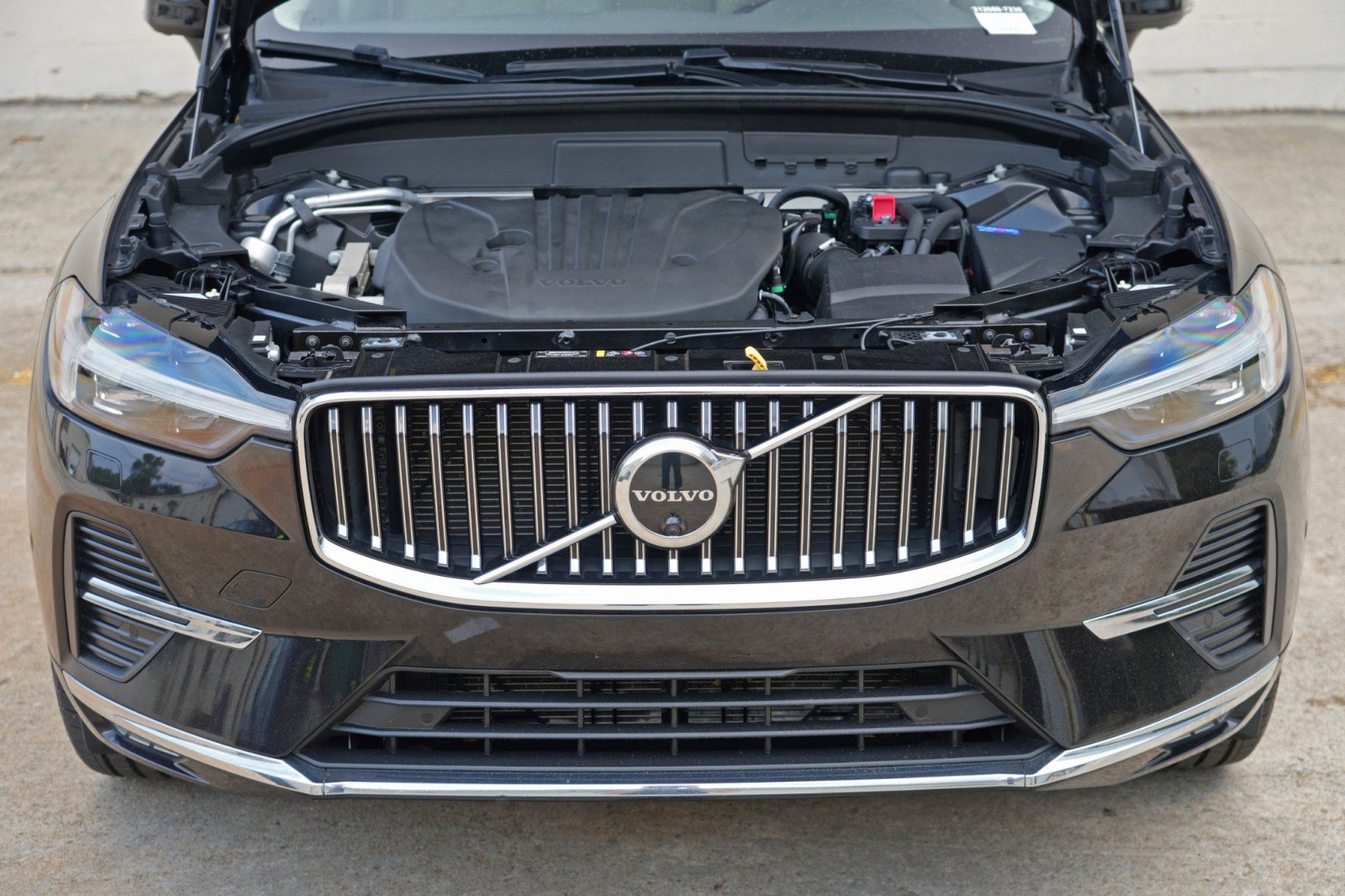 Used 2023 Volvo XC60 B5 Plus w/ Protection Package Premier FWD image 8