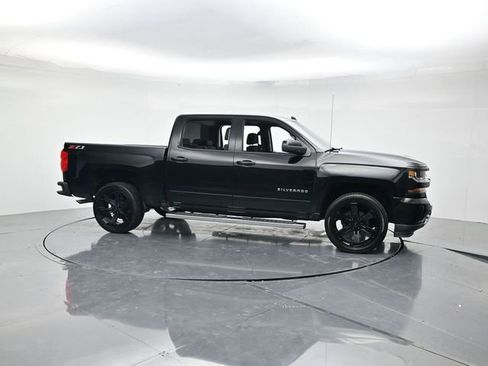 Used 2018 Chevrolet Silverado 1500 LT w/ All Star Edition image 3