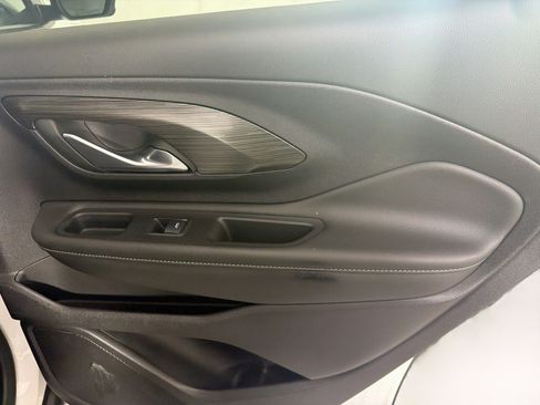 Used 2024 GMC Terrain SLE FWD image 28