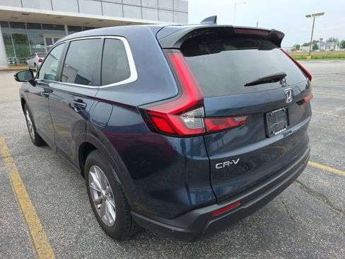 Used 2025 Honda CR-V EX image 2