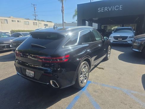 Used 2024 Genesis GV70 2.5T w/ Advanced Package AWD/4WD image 3