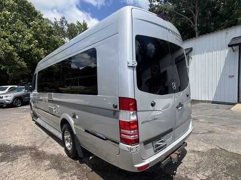 Used 2015 Mercedes-Benz Sprinter 3500 image 9