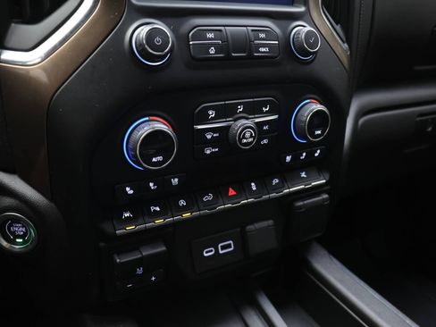 Used 2022 Chevrolet Silverado 1500 High Country w/ Technology Package image 6