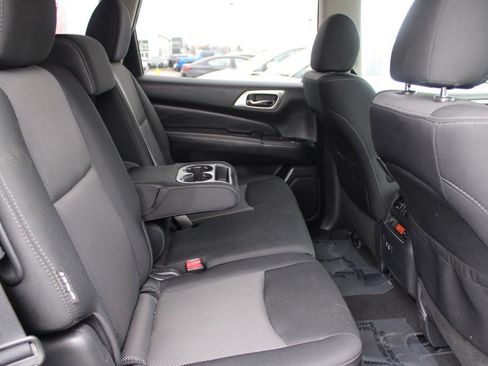 Used 2019 Nissan Pathfinder S image 21