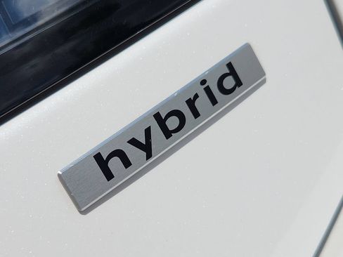 Certified 2025 Hyundai Sonata Limited FWD image 8