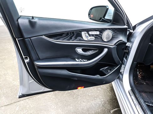 Used 2017 Mercedes-Benz E 300 image 21