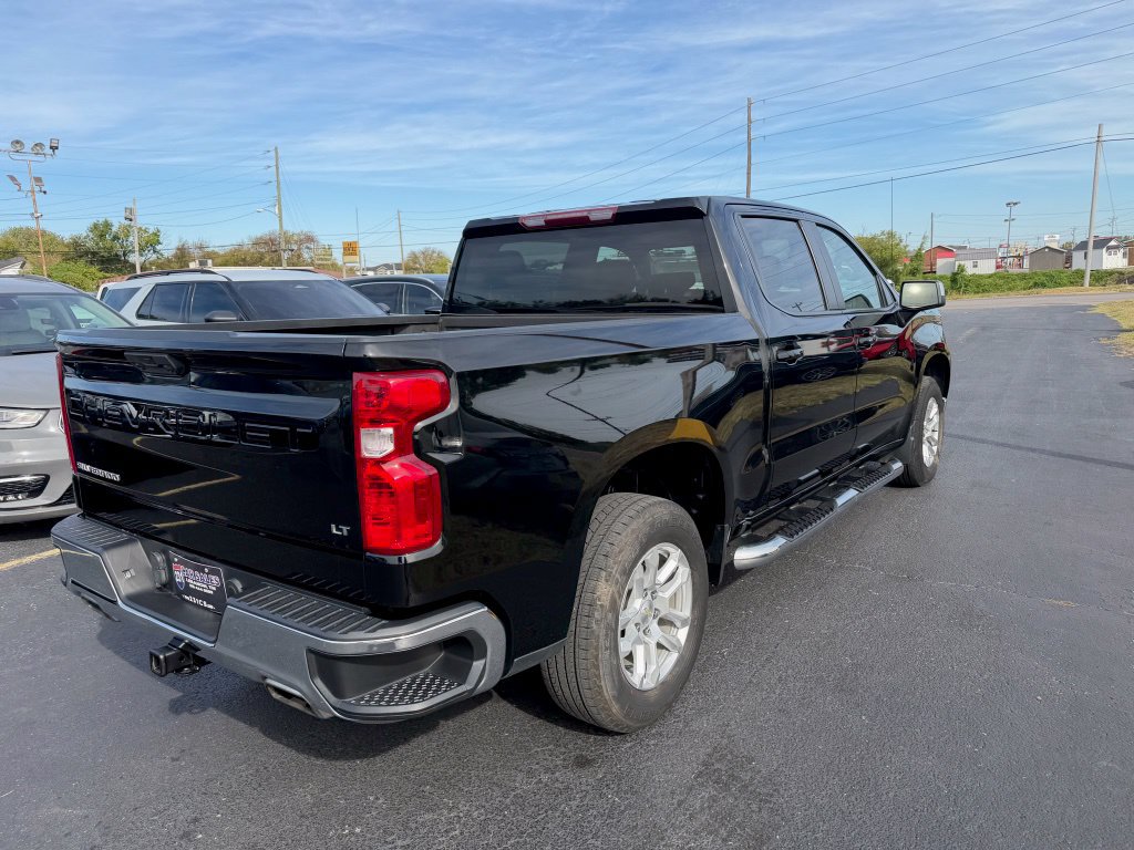 Used 2023 Chevrolet Silverado 1500 LT w/ Z71 Off-Road Package AWD/4WD image 3