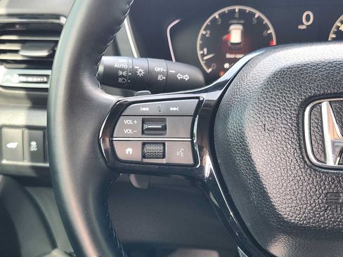 Used 2025 Honda Pilot Touring image 27