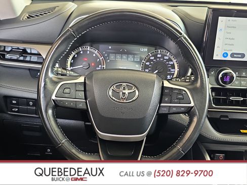 Used 2023 Toyota Highlander XLE FWD image 13