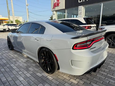 Used 2022 Dodge Charger Scat Pack w/ Dynamics Package RWD image 5
