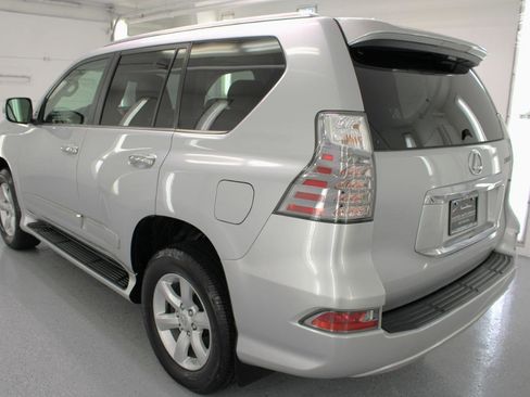 Used 2017 Lexus GX 460 image 6
