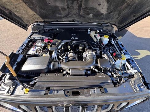 Used 2020 Jeep Gladiator Overland AWD/4WD image 19