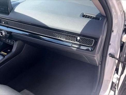 Used 2024 Honda Civic Touring image 17