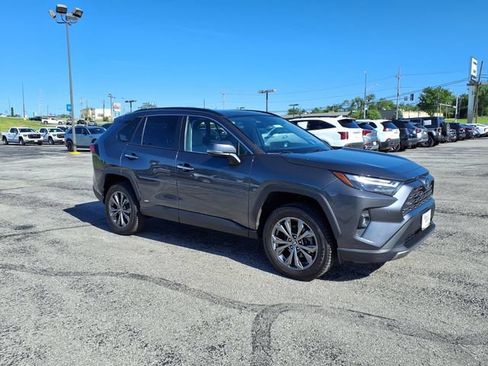 Used 2022 Toyota RAV4 Limited AWD/4WD image 8