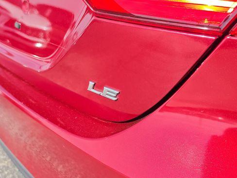 Used 2020 Toyota Camry LE FWD image 6