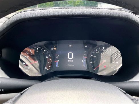 Used 2025 Jeep Compass Limited AWD/4WD image 10