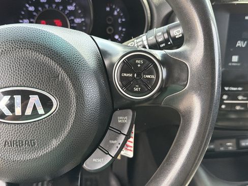 Used 2019 Kia Soul + FWD image 16