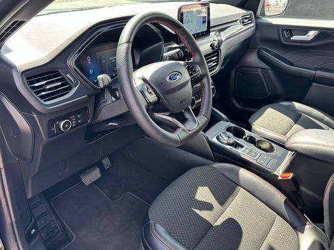 Used 2025 Ford Escape ST-Line Select AWD/4WD image 14