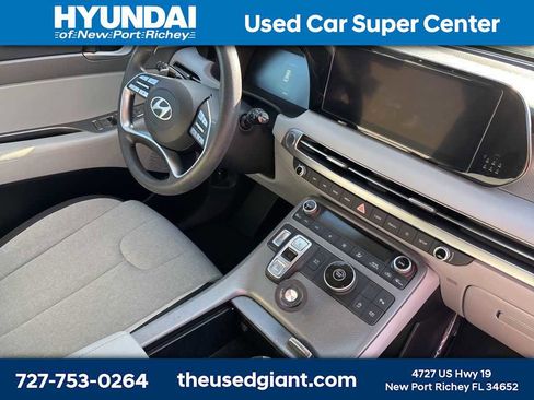 Used 2025 Hyundai Palisade SE FWD image 6