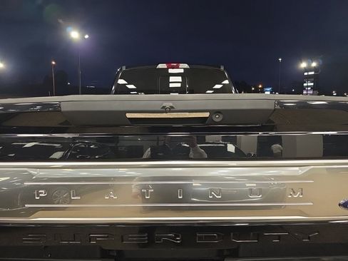 Used 2019 Ford F250 Platinum w/ Platinum Ultimate Package image 6