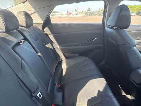 Used 2023 Hyundai Elantra Limited FWD image 9