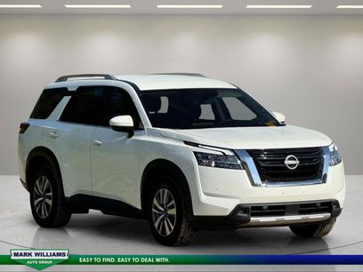 Used 2023 Nissan Pathfinder SL