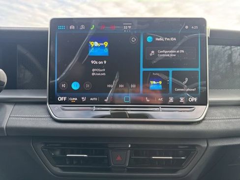 New 2026 Volkswagen Tiguan SE image 16