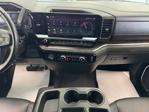 Used 2024 GMC Sierra 1500 SLT image 24